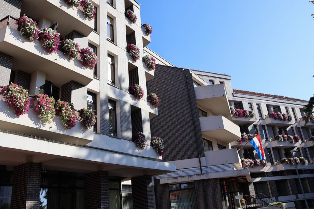 DAN STARIJIH OSOBA Župan Matija Posavec posjetio Dom za starije i nemoćne Čakovec DAN STARIJIH OSOBA Župan Matija Posavec posjetio Dom za starije i nemoćne Čakovec