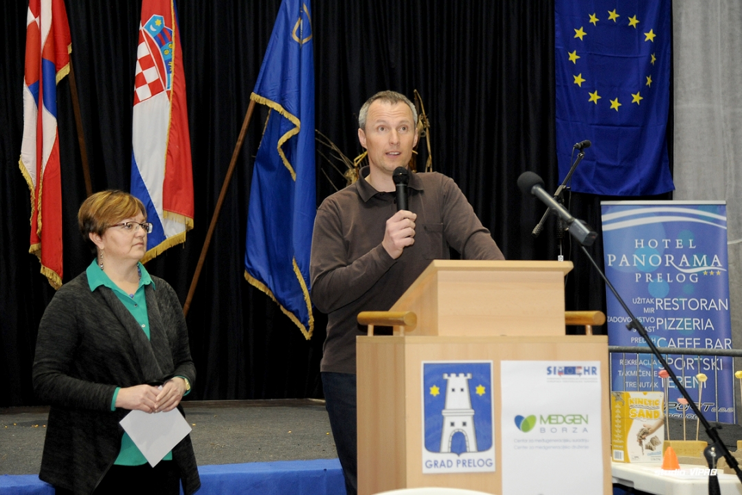 277711357dsc018280422