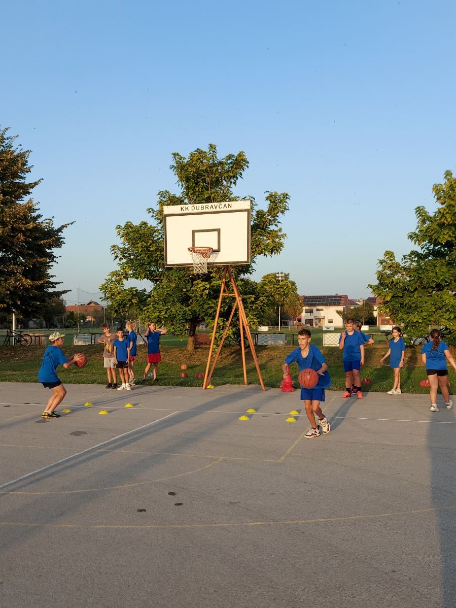 Mladi dobravski sportaši – košarka