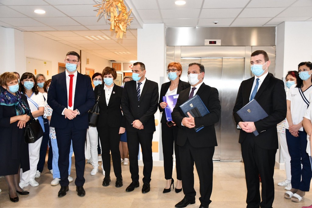 STIGAO I MINISTAR BEROŠ Otvoren najljepši i najveseliji rekonstruirani dio bolnice – Odjel pedijatrije