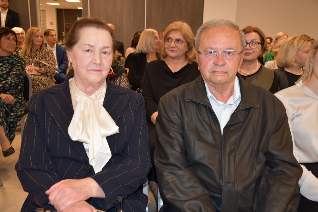 SVEČANOST Pet desetljeća rada Odjela anesteziologije, reanimatologije i intenzivne medicine SVEČANOST Pet desetljeća rada Odjela anesteziologije, reanimatologije i intenzivne medicine