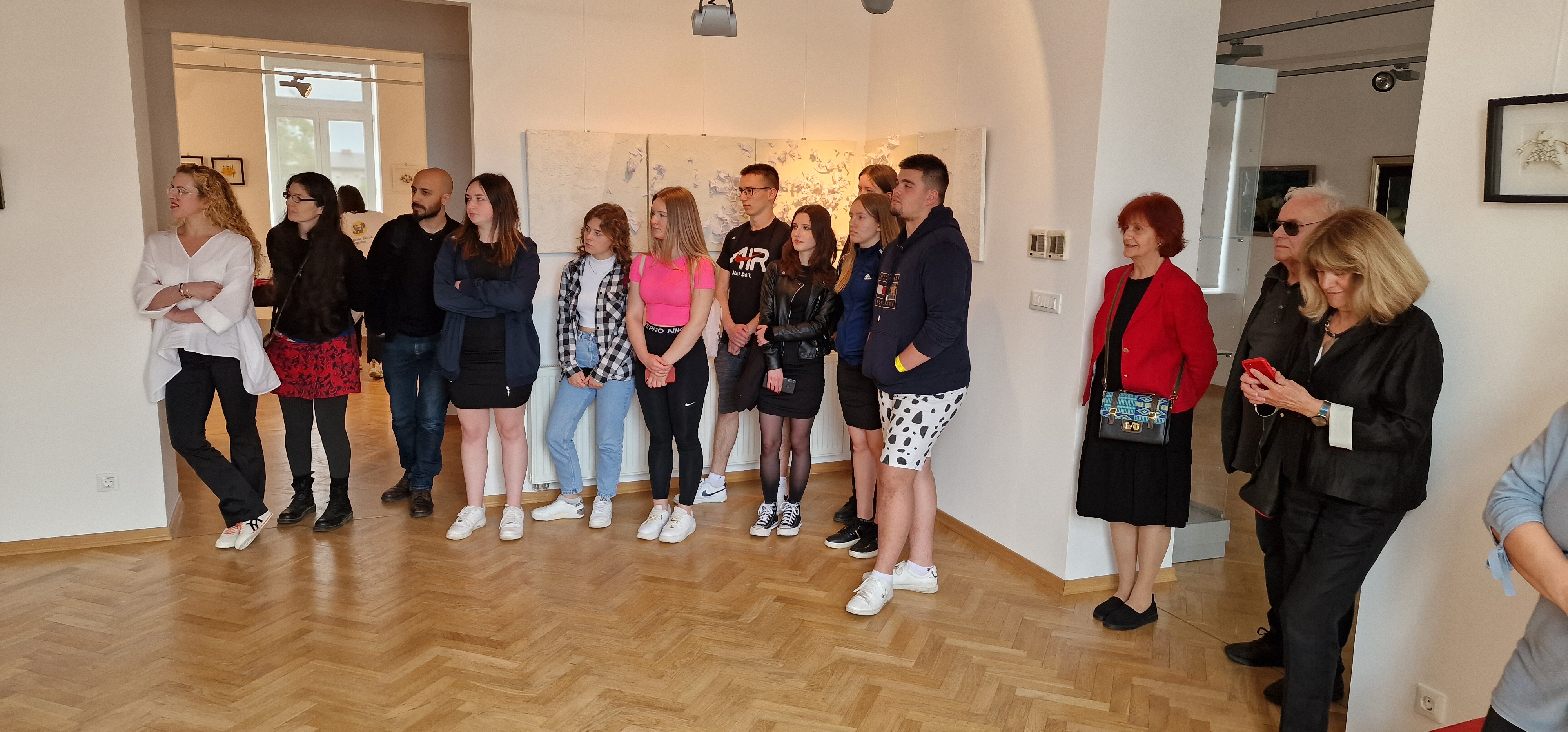 PRELOG Otvorena samostalna izložba ‘Papirnata energija’ akademskog umjetnika Marka Zubaka PRELOG Otvorena samostalna izložba ‘Papirnata energija’ akademskog umjetnika Marka Zubaka