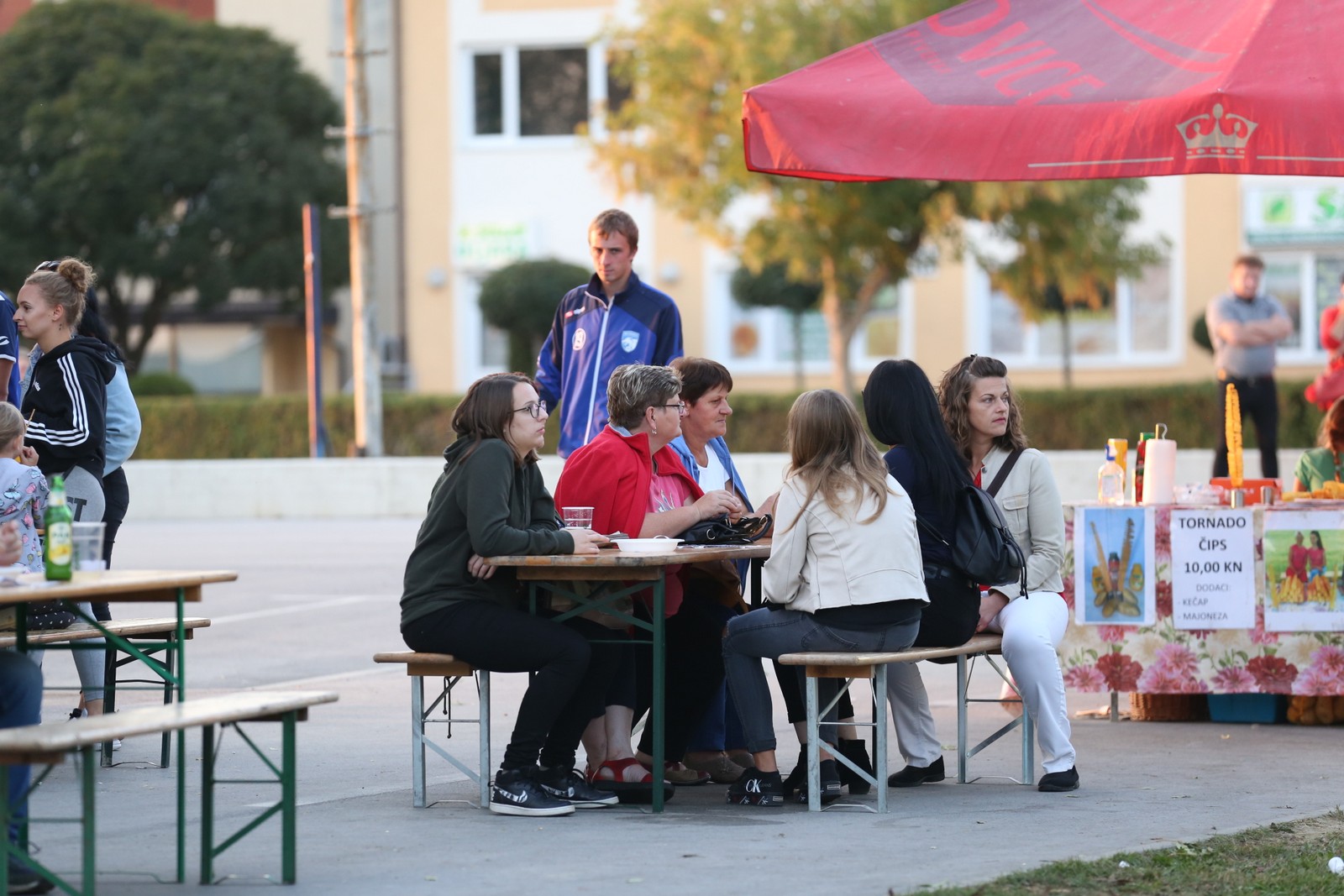 Odlična atmosfera: Klapa Kampanel zabavlja Kotoripčane i njihove goste