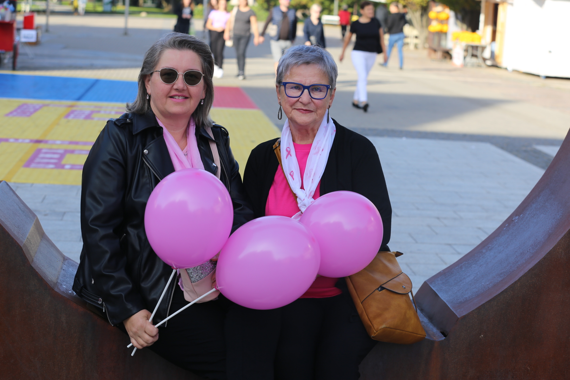 KLIKOM PO ČAKOVCU Prva sunčana subota u listopadu izmamila vesele šetače u centar grada