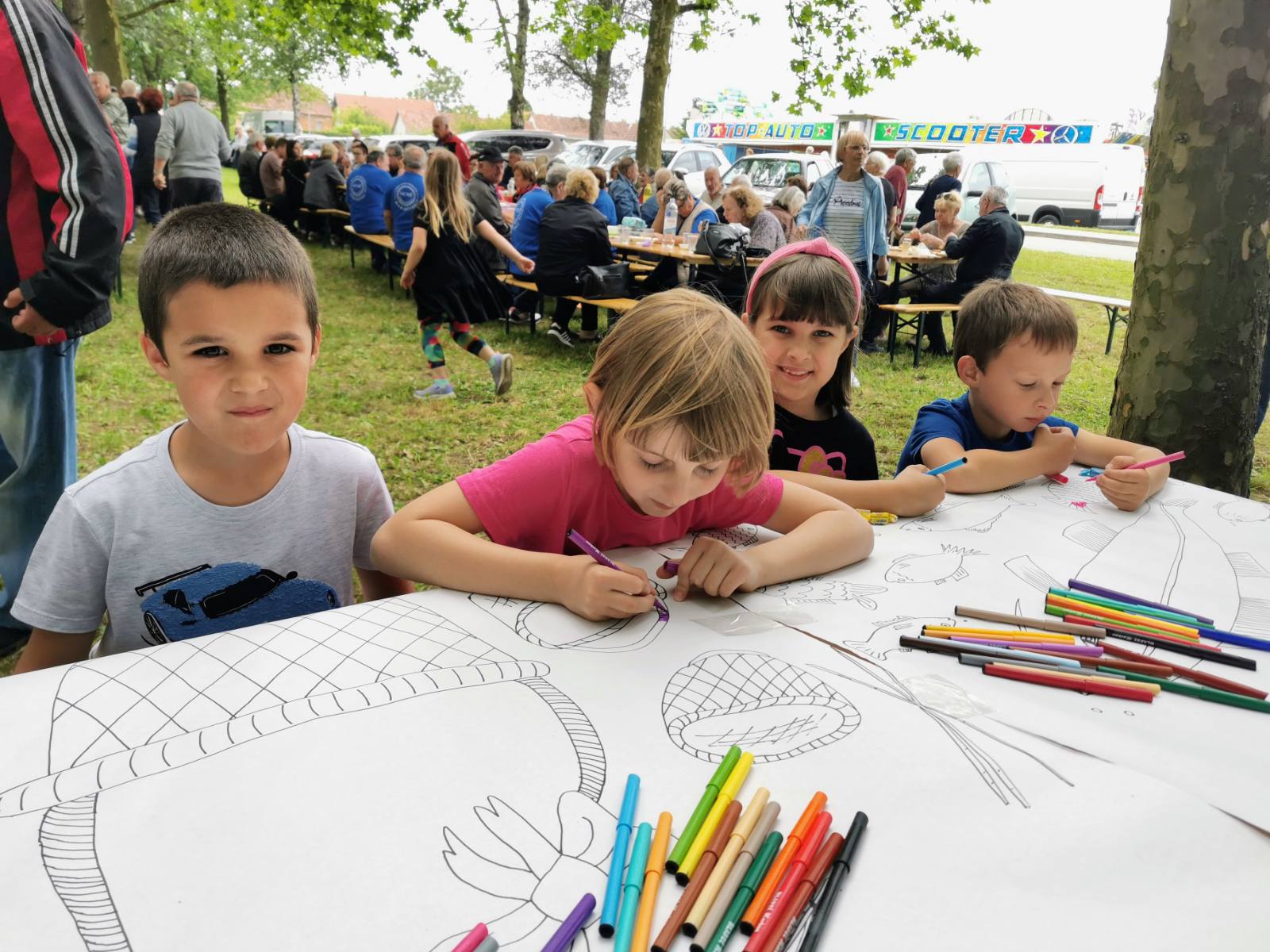 KOTORIBA Na Danima šibe i ribe uživaju i naši najmlađi, danas su crtali i gledali predstavu