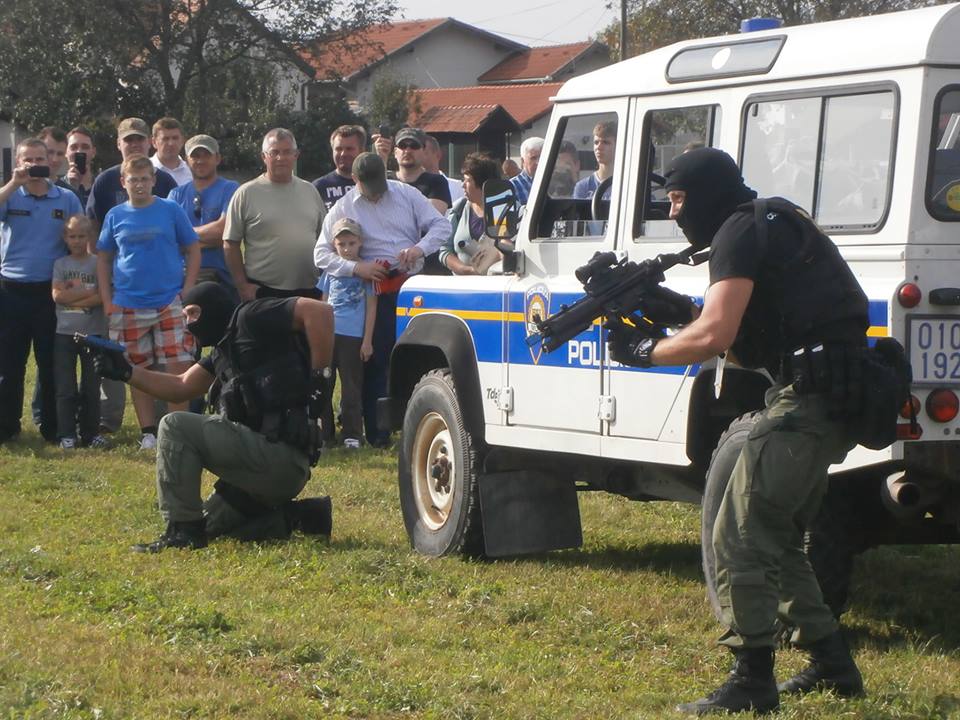 1067630510204127324880330482237