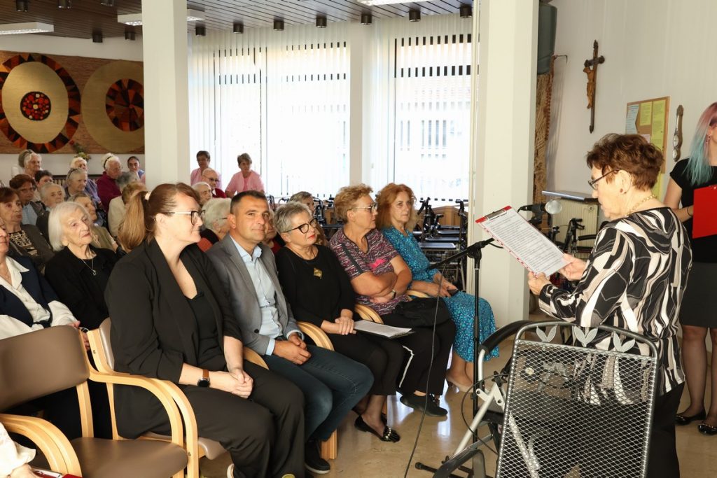 DAN STARIJIH OSOBA Župan Matija Posavec posjetio Dom za starije i nemoćne Čakovec DAN STARIJIH OSOBA Župan Matija Posavec posjetio Dom za starije i nemoćne Čakovec