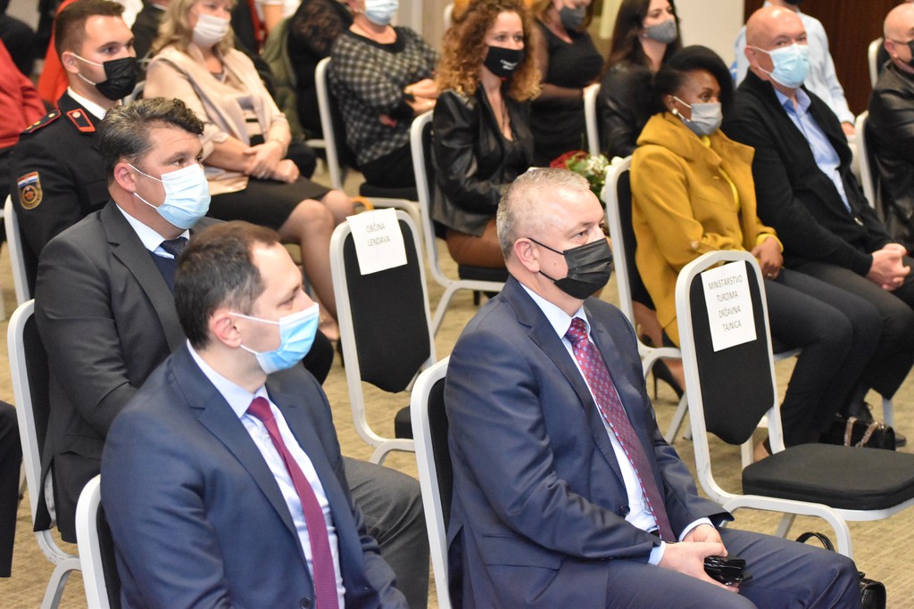 SVEČANO U TOPLICAMA SVETI MARTIN Nagrađeni Ivan Herceg, Matija Trstenjak, Tatjana Hažić, vatrogasci… SVEČANO U TOPLICAMA SVETI MARTIN Nagrađeni Ivan Herceg, Matija Trstenjak, Tatjana Hažić, vatrogasci…