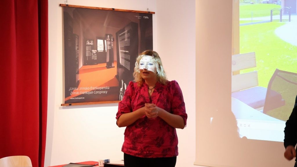 Mali školski kustosi