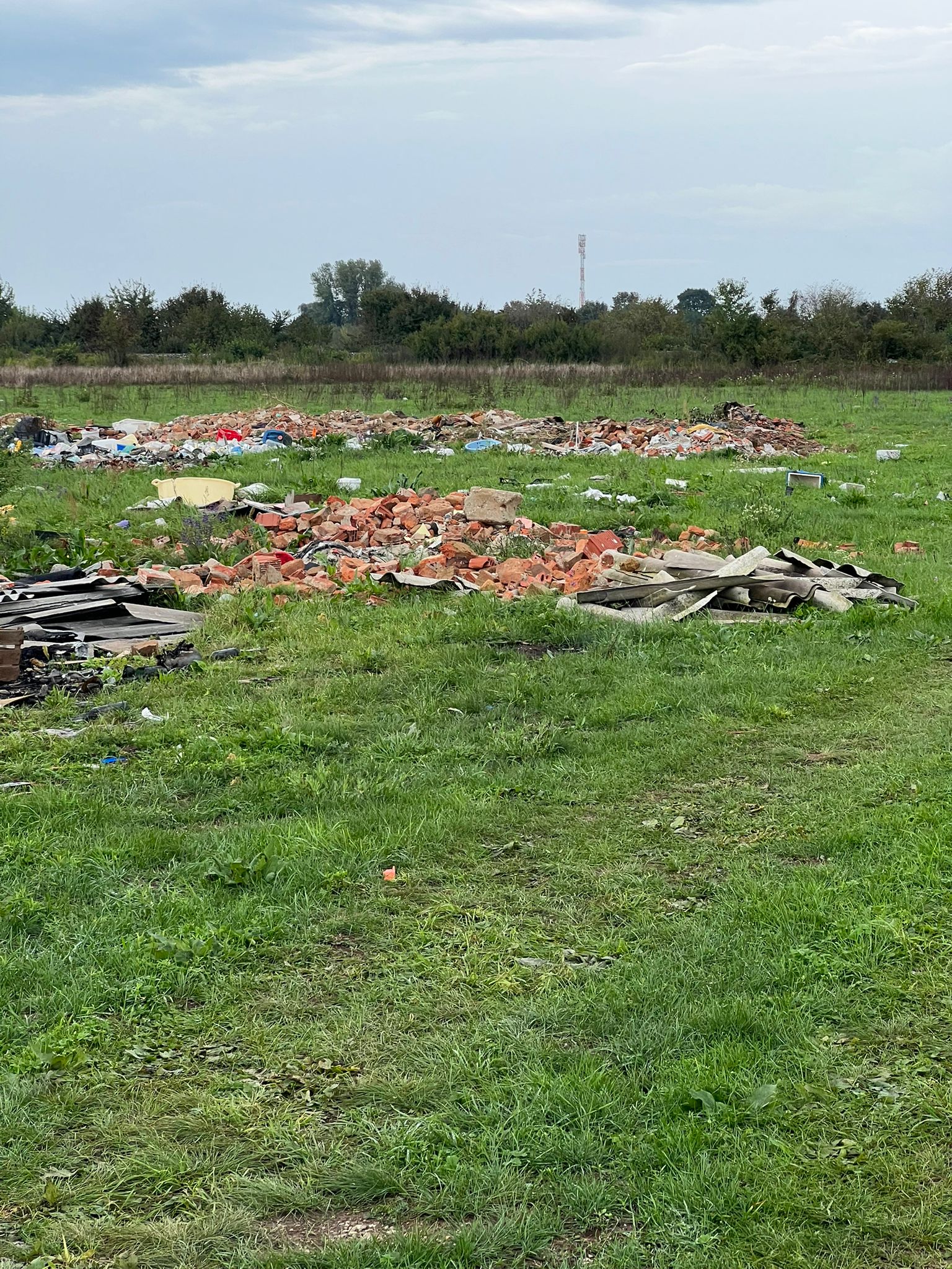 U PRIBISLAVCU NEMA POMAKA Načelnik Ladić apelira na građane da otpad ne odlažu ilegalno! U PRIBISLAVCU NEMA POMAKA Načelnik Ladić apelira na građane da otpad ne odlažu ilegalno!