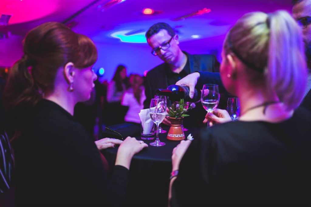 1316174211571961909804818083568