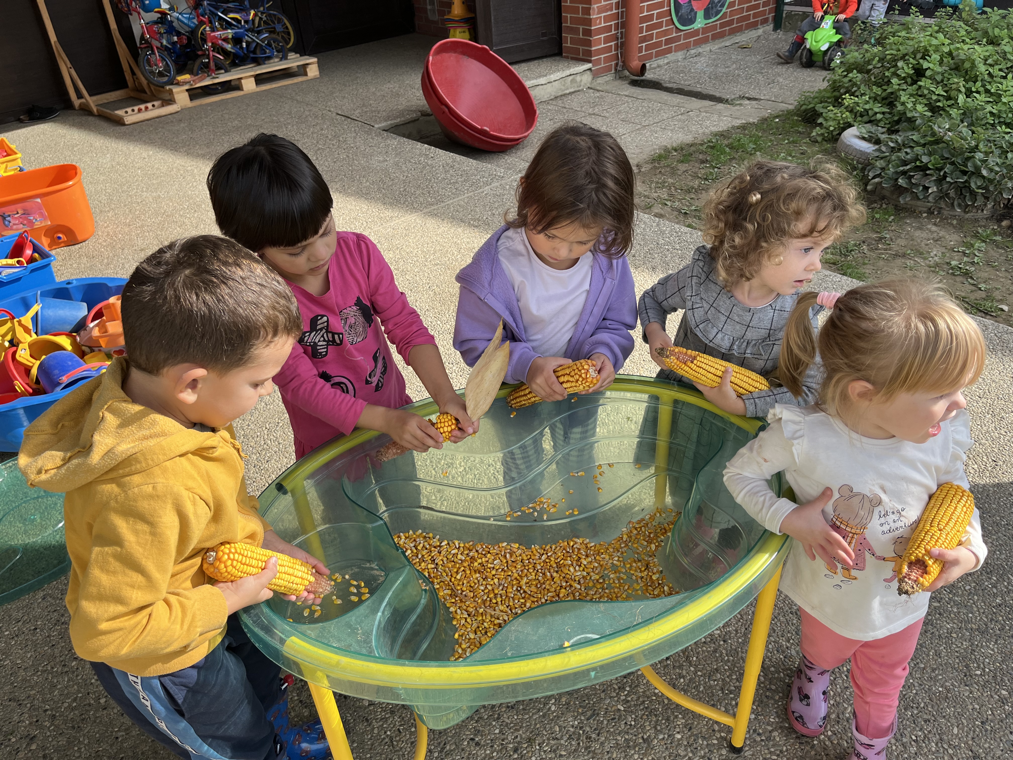 FOTO Mališani iz DV ‘Pčelice’ obilježili ‘Dječji tjedan’ kroz tradiciju uz STEAM