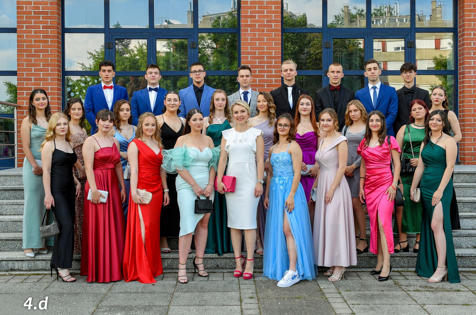 SREDNJA ŠKOLA ČAKOVEC Predivni maturanti spremni za svoju zadnju srednjoškolsku večer