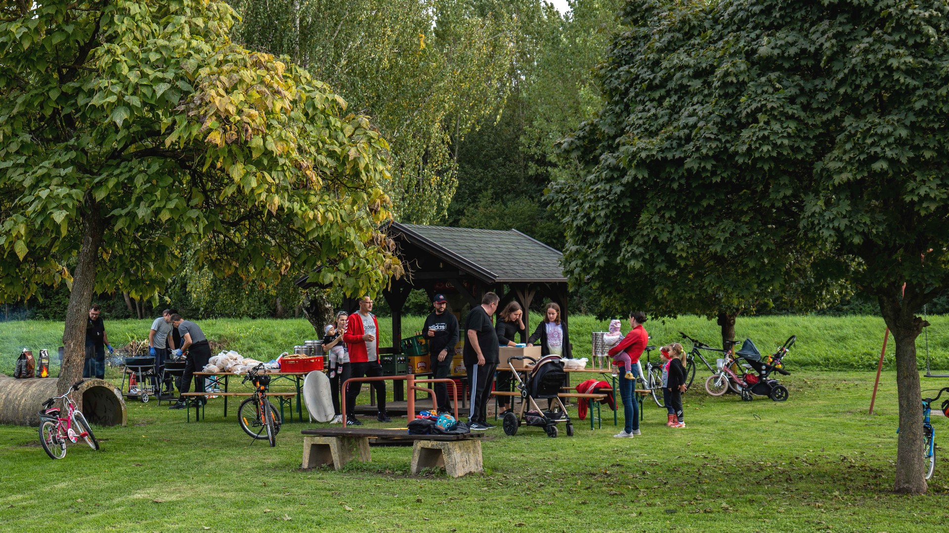 Župan Posavec i načelnik Meglić svečano otvorili obnovljeno košarkaško igralište u Šenkovcu Župan Posavec i načelnik Meglić svečano otvorili obnovljeno košarkaško igralište u Šenkovcu
