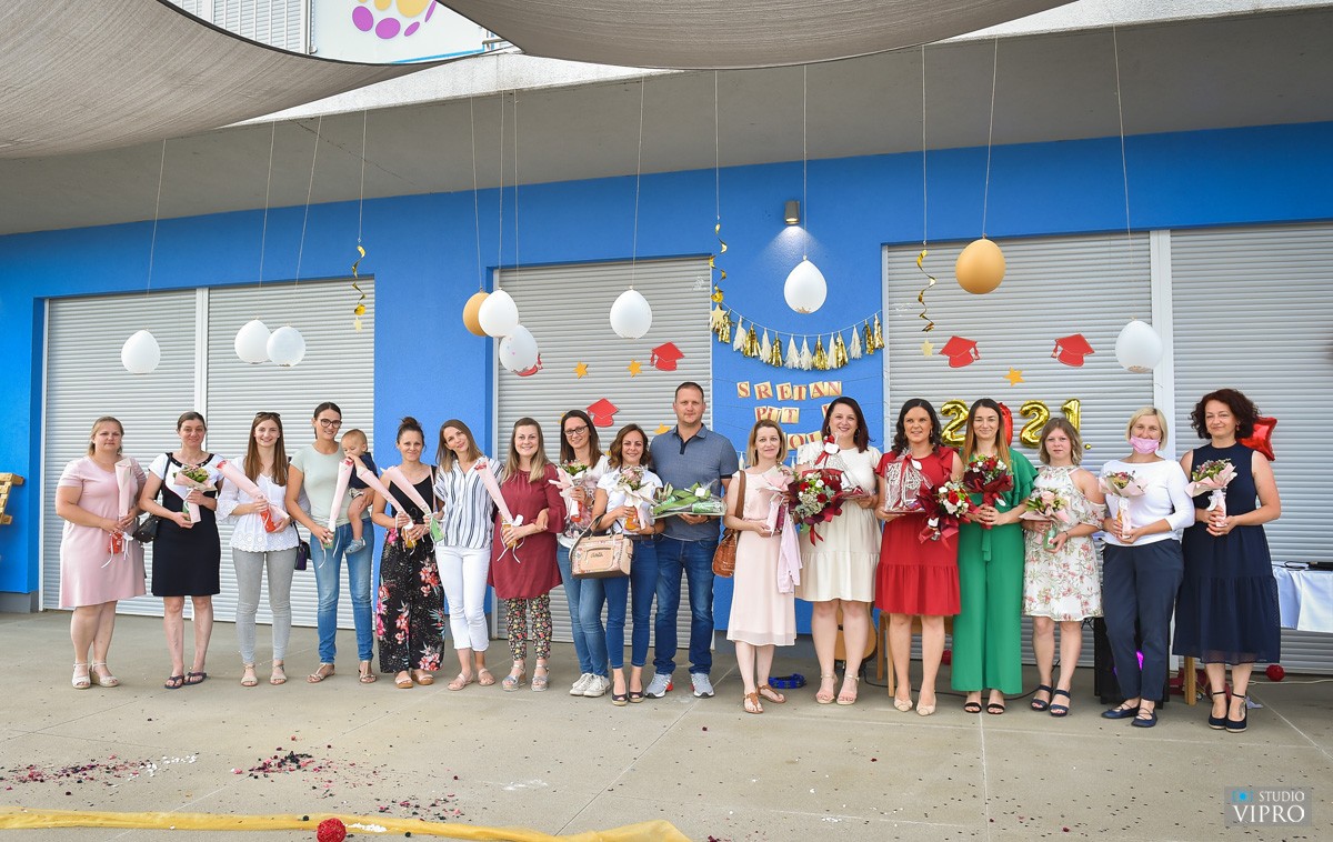 VIDEO I FOTO Završnom svečanošću mali ‘Zmajići’ oprostili se od vrtićkih dana u DV Vesela Loptica VIDEO I FOTO Završnom svečanošću mali ‘Zmajići’ oprostili se od vrtićkih dana u DV Vesela Loptica