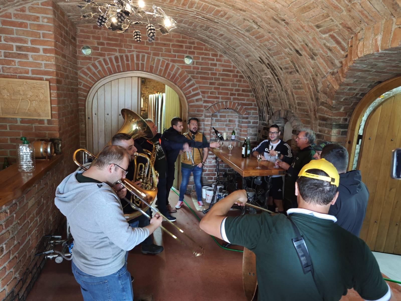 FOTO U ovogodišnjoj humanitarnoj akciji ‘Radio gorice za Katružu’ prikupljeno 260 kilograma grožđa i 1.050 eura