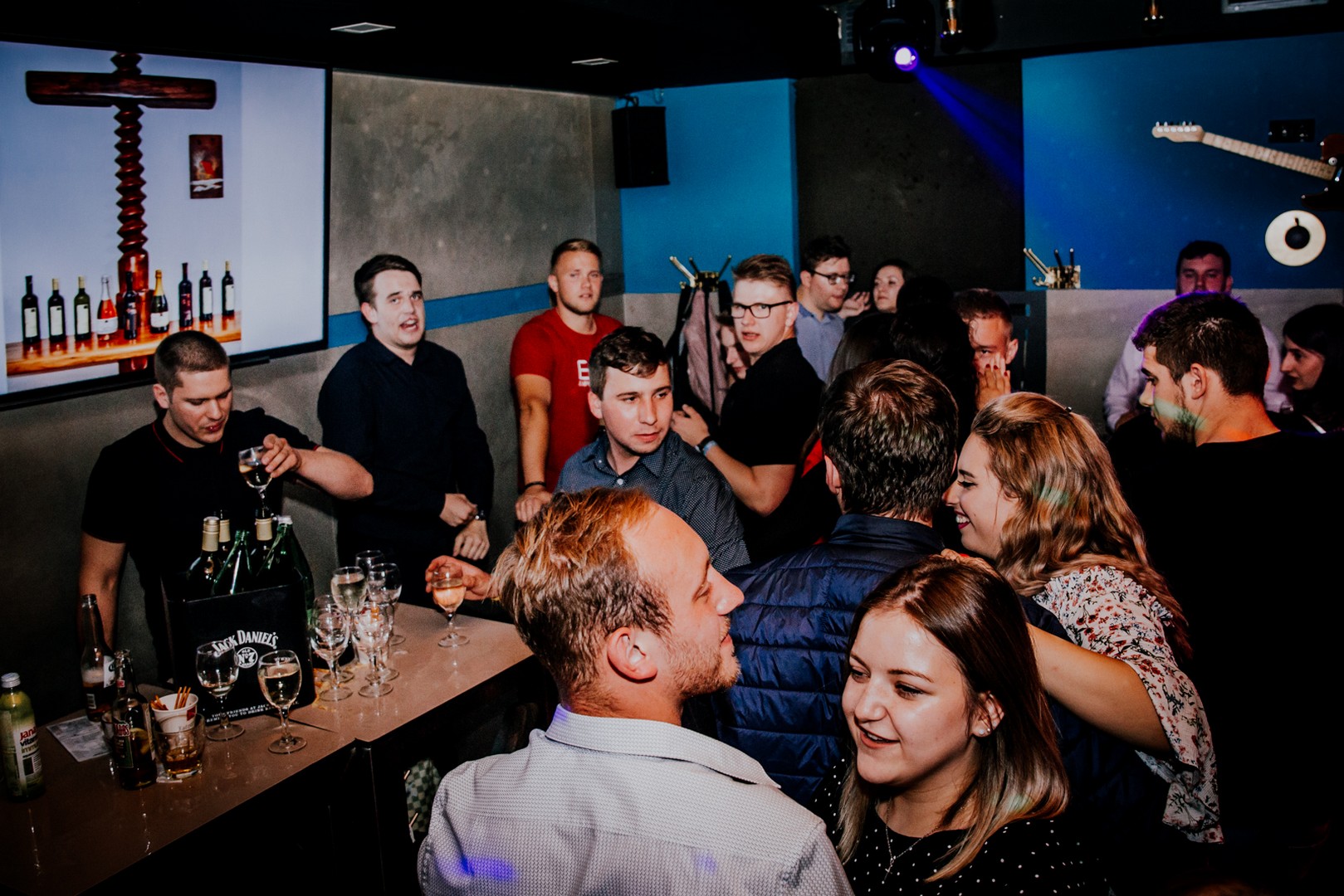 Odlična zabava na Podrumarenju uz TS Kumovi i Vina Tomšić