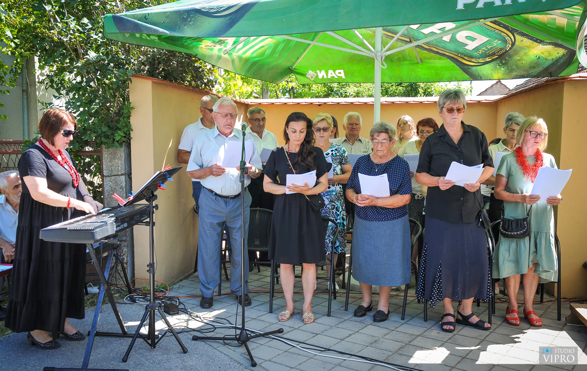 Otok obilježio svoje proštenje, Pobožnosti Presvetom Srcu Isusovu