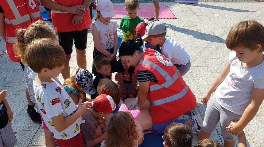 Crveni križ Čakovec i Srednja škola Čakovec obilježili Svjetski dan prve pomoći Crveni križ Čakovec i Srednja škola Čakovec obilježili Svjetski dan prve pomoći