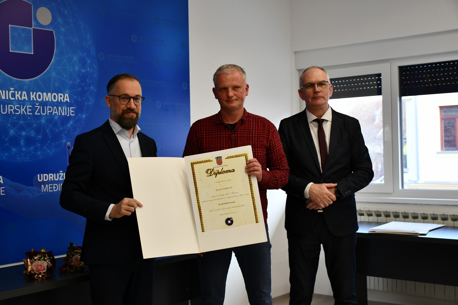 DODJELA MAJSTORSKIH DIPLOMA 37 majstora svog zanata s radošću primilo diplomu!