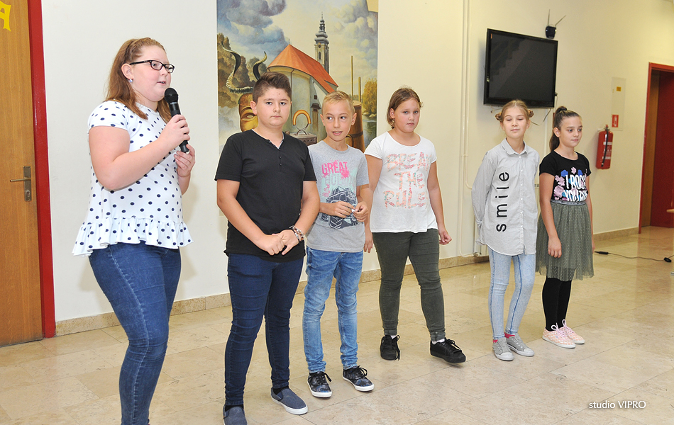 Prvašići Osnovne škole Prelog i Draškovec dočekani prigodnim programom