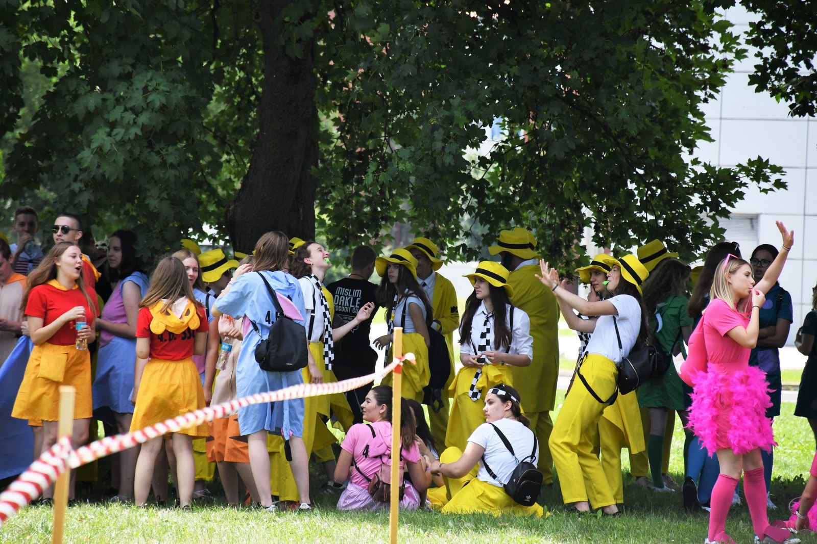 FOTO Povorka protutnjala gradom, maturanti s osmjehom dočekali kraj srednje škole!