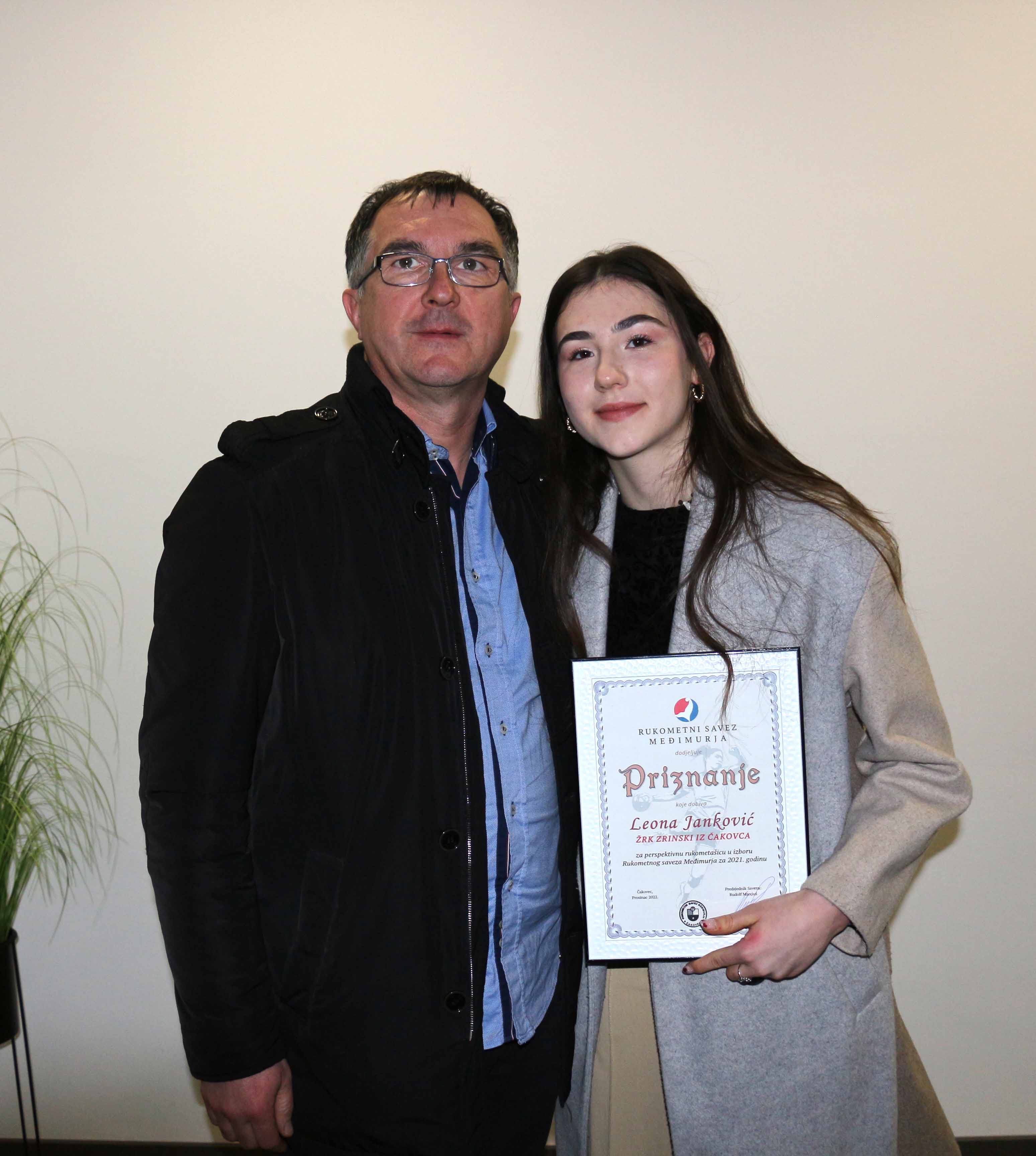 RUKOMETNI SAVEZ MEĐIMURJA Najboljim međimurskim rukometašima proglašeni Marta Kozjak i Mateo Hozjan! RUKOMETNI SAVEZ MEĐIMURJA Najboljim međimurskim rukometašima proglašeni Marta Kozjak i Mateo Hozjan!