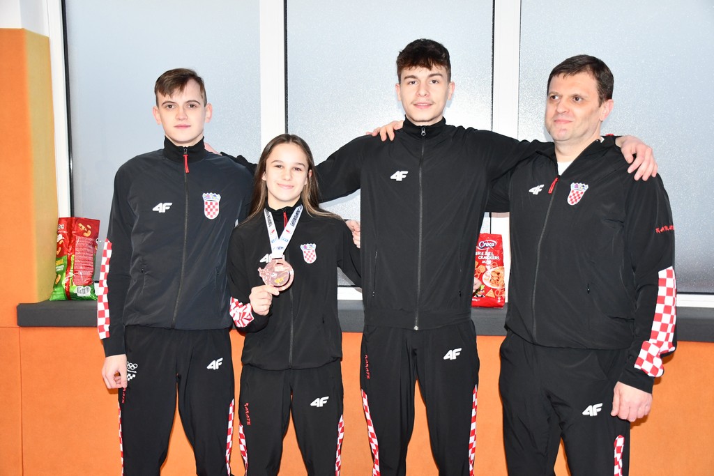 Brončana karatistica Aida Trstenjak dočekana u Maloj Subotici!