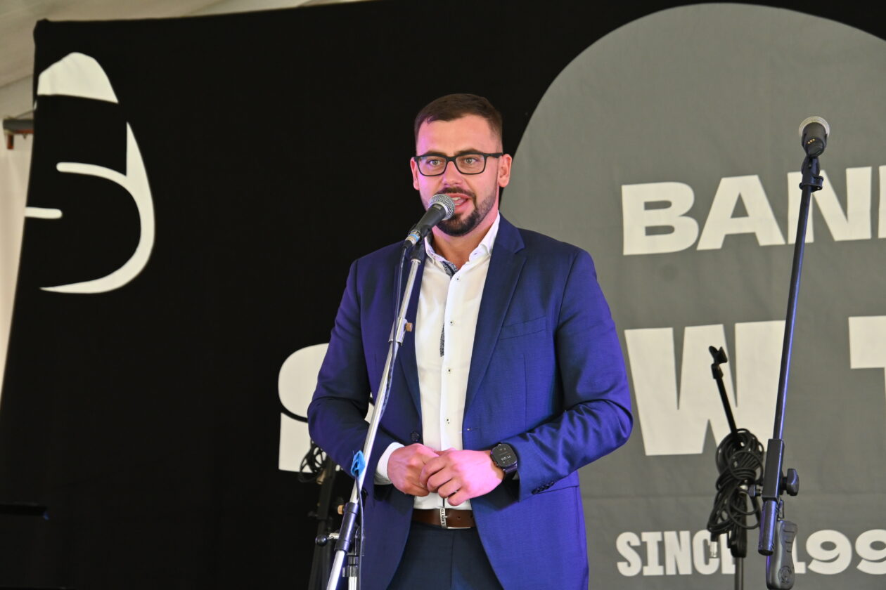 dan macinca (1) dan macinca (1)