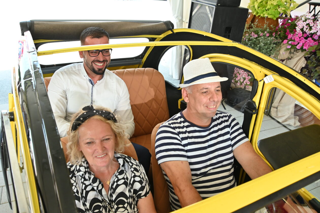 dan macinca (10) dan macinca (10)