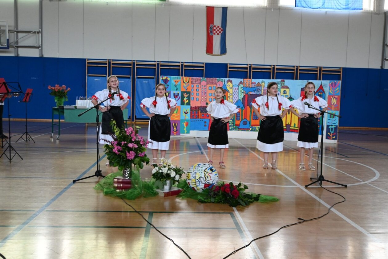 dan oš ivanovec (14) dan oš ivanovec (14)