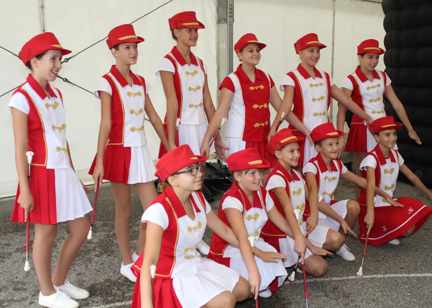 dani kotoribe, mažoretkinje (12) dani kotoribe, mažoretkinje (12)