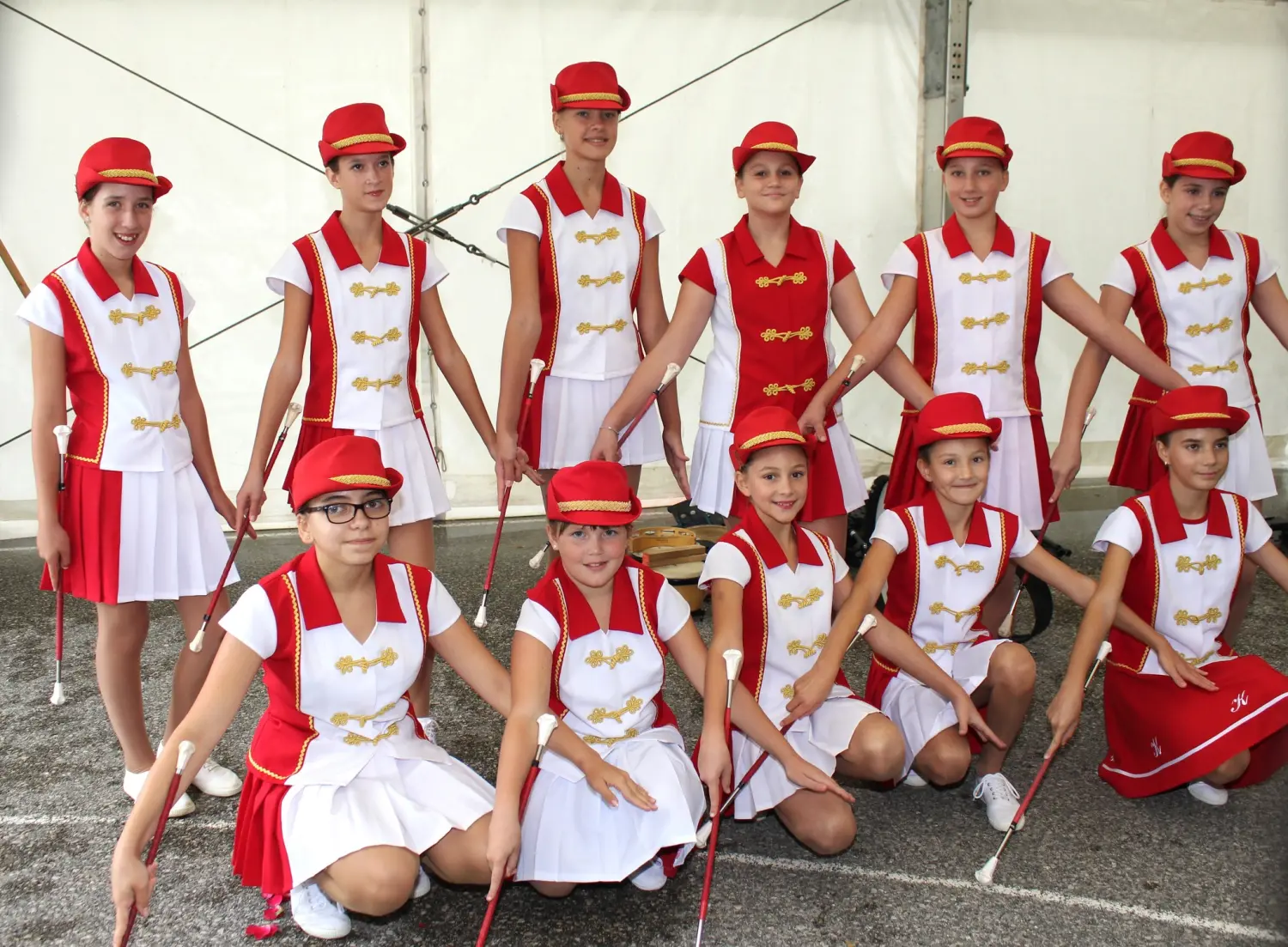 dani kotoribe, mažoretkinje (13) dani kotoribe, mažoretkinje (13)