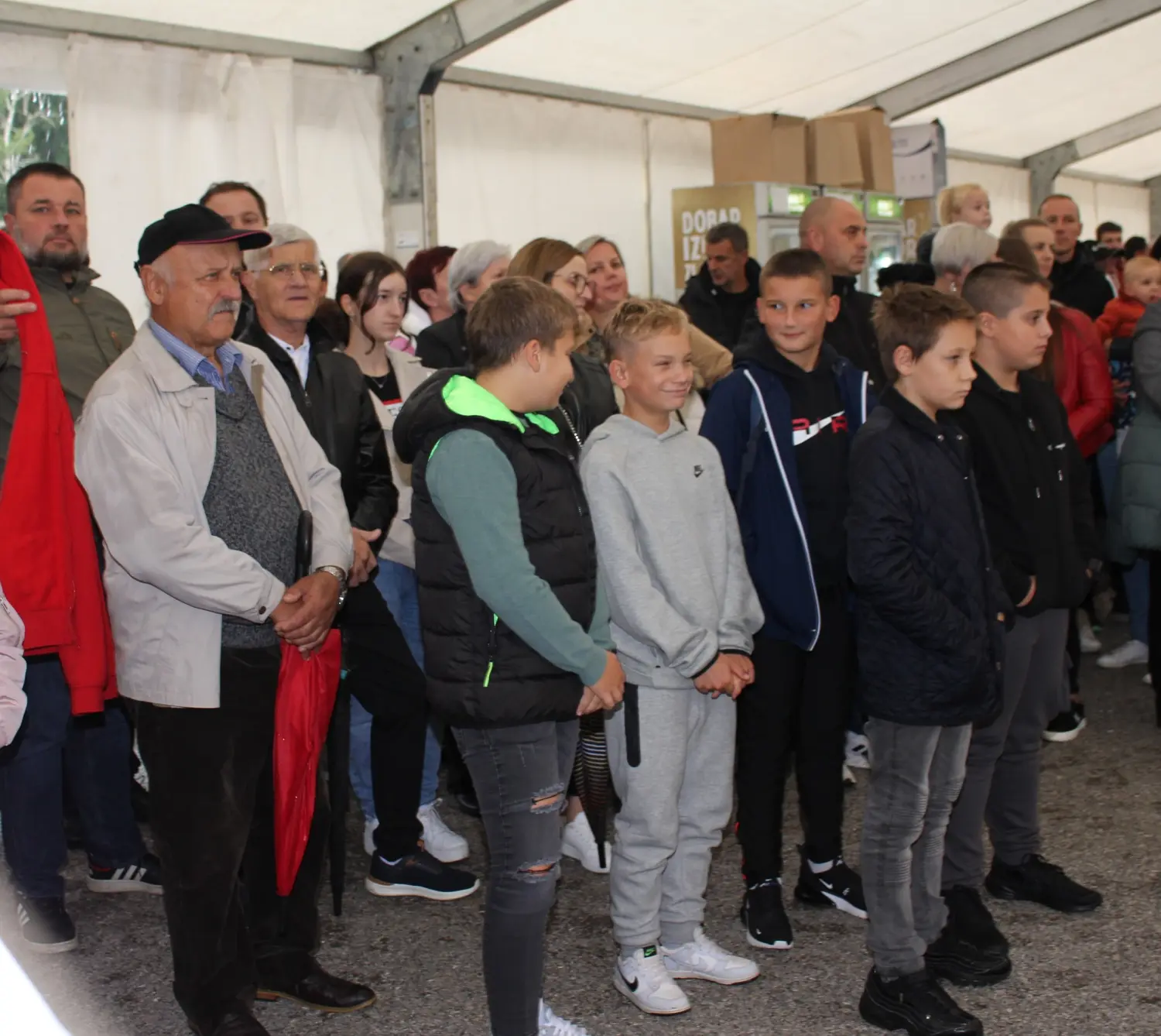 dani kotoribe, mažoretkinje (14) dani kotoribe, mažoretkinje (14)