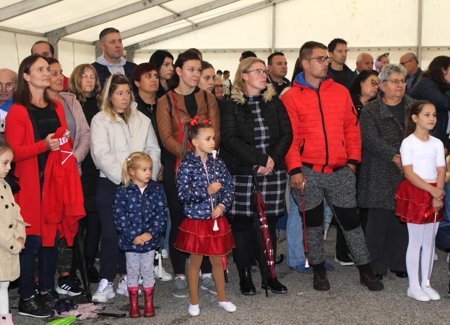 dani kotoribe, mažoretkinje (15) dani kotoribe, mažoretkinje (15)