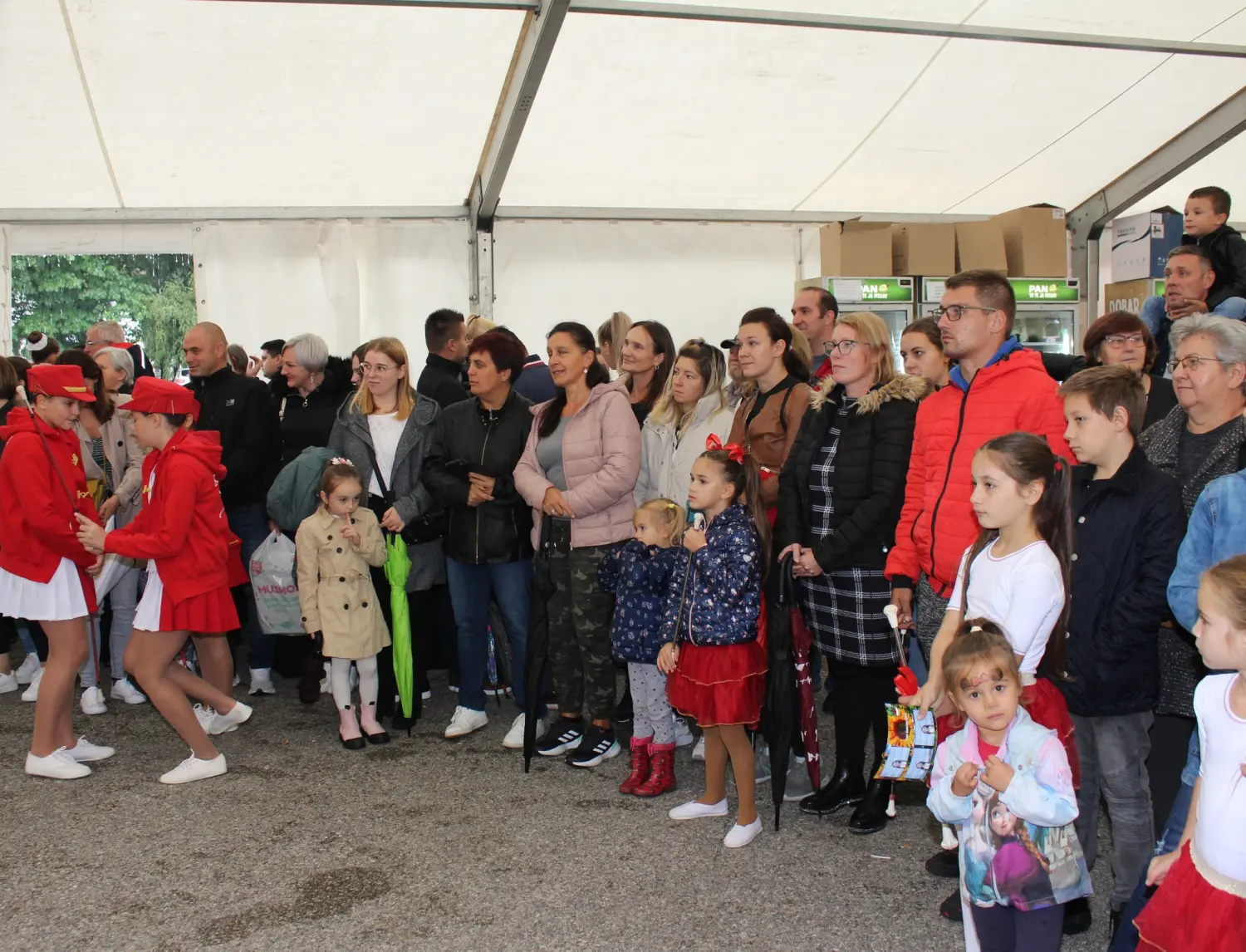 dani kotoribe, mažoretkinje (21) dani kotoribe, mažoretkinje (21)