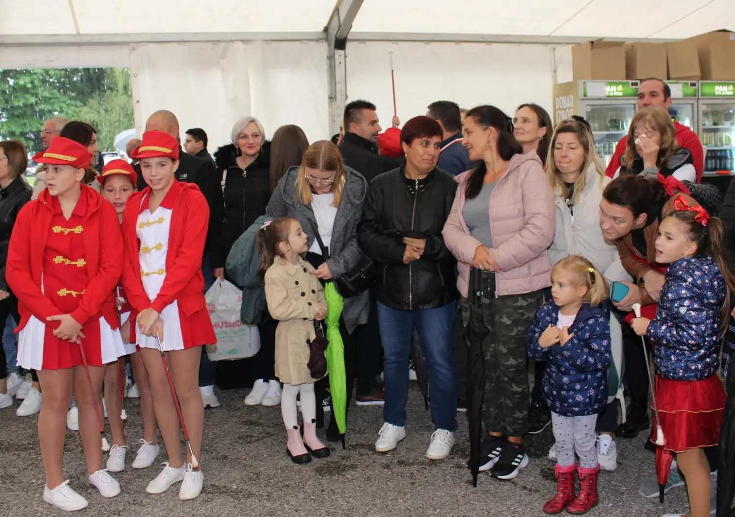 dani kotoribe, mažoretkinje (22) dani kotoribe, mažoretkinje (22)