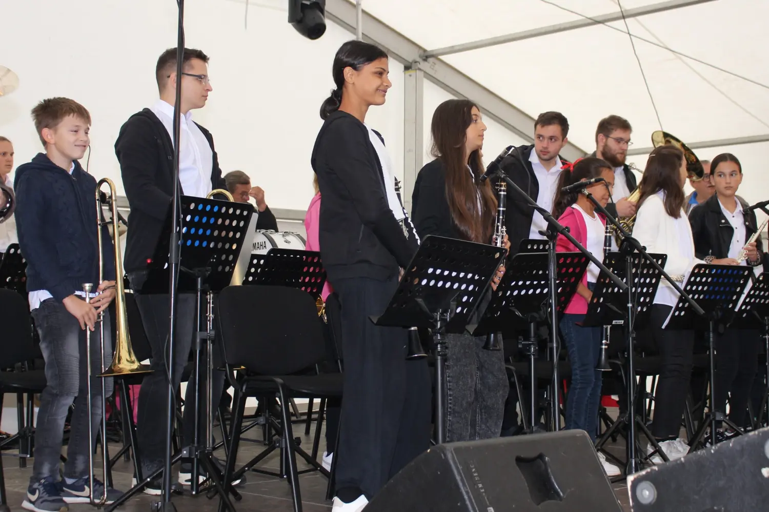 dani kotoribe, mažoretkinje (23) dani kotoribe, mažoretkinje (23)