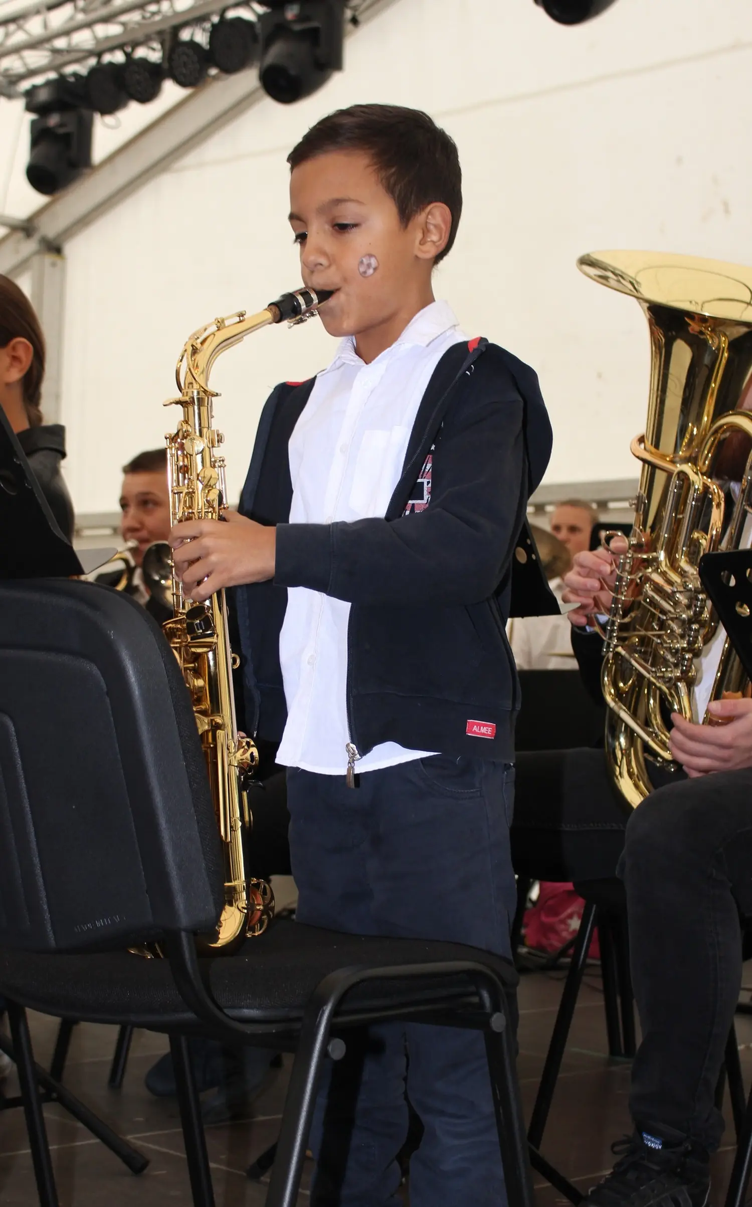 dani kotoribe, mažoretkinje (3) dani kotoribe, mažoretkinje (3)