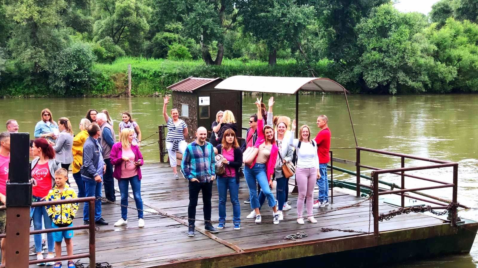 FOTO Putoholičari Iva i Branko daleka putovanja zamijenili promoviranjem vlastitog kraja