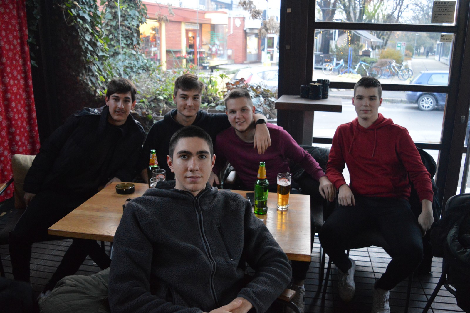 Vesela atmosfera u čakovečkim kafićima – svi navijaju za naše Vatrene!