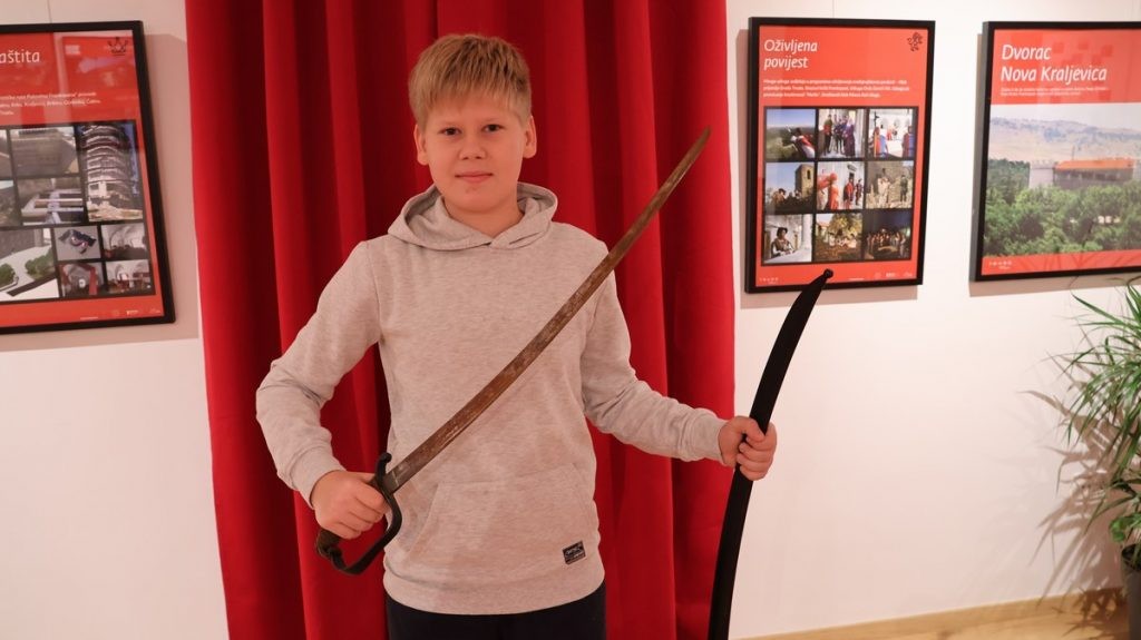 Mali školski kustosi