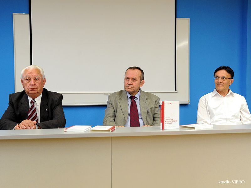 352815315dsc3695645937