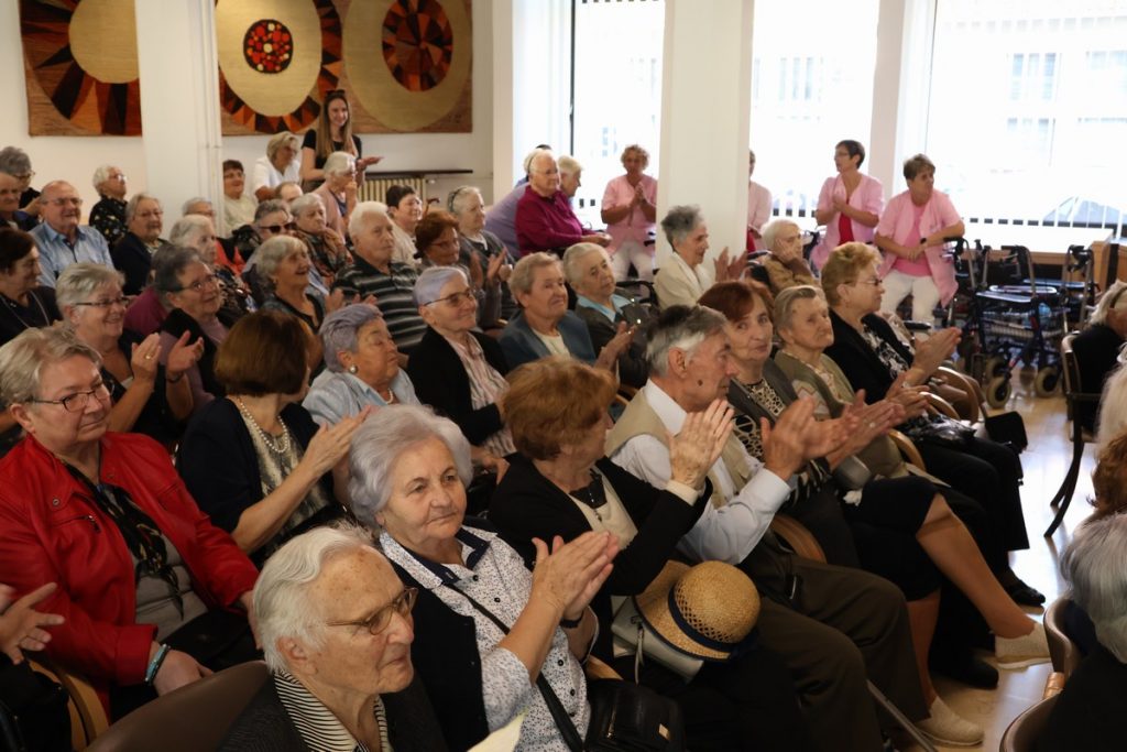 DAN STARIJIH OSOBA Župan Matija Posavec posjetio Dom za starije i nemoćne Čakovec DAN STARIJIH OSOBA Župan Matija Posavec posjetio Dom za starije i nemoćne Čakovec