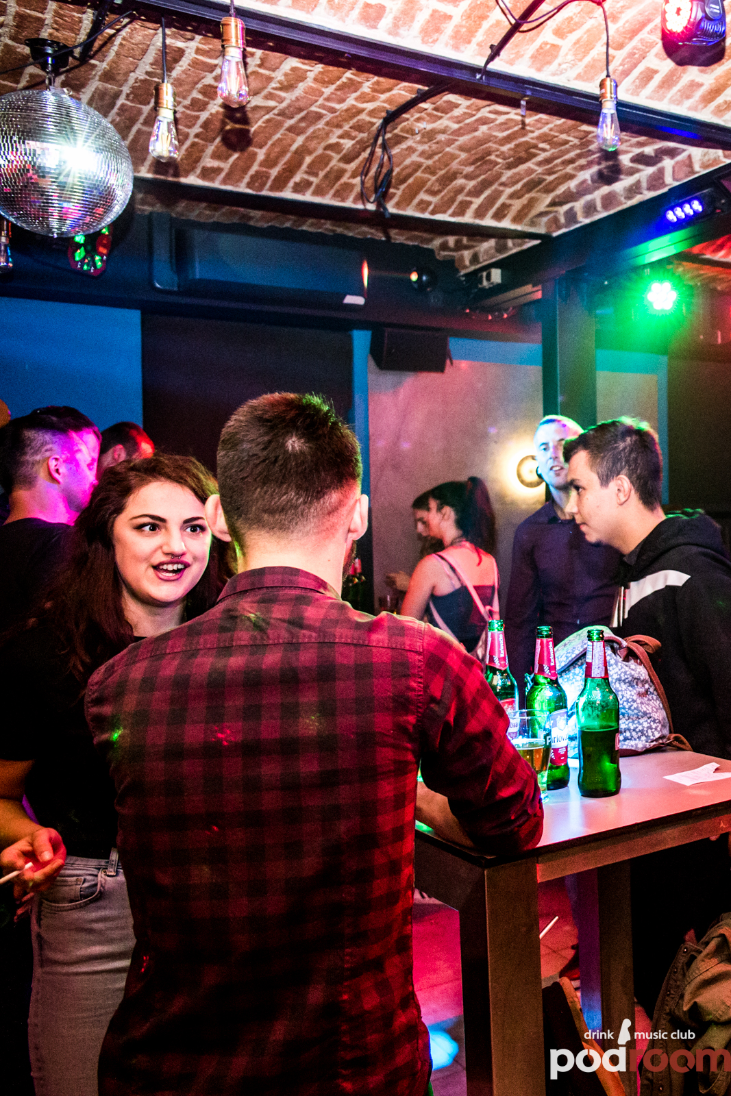 Podroom clubbing – DJ Yakka