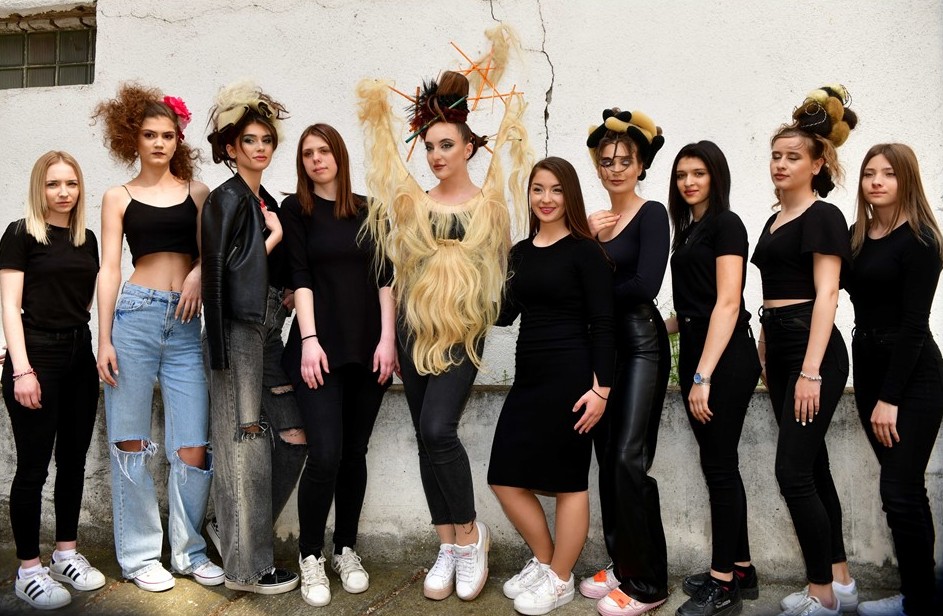 SJAJNO ISKUSTVO Pet učenica zanimanja frizer na praktičnoj nastavi u Makedoniji