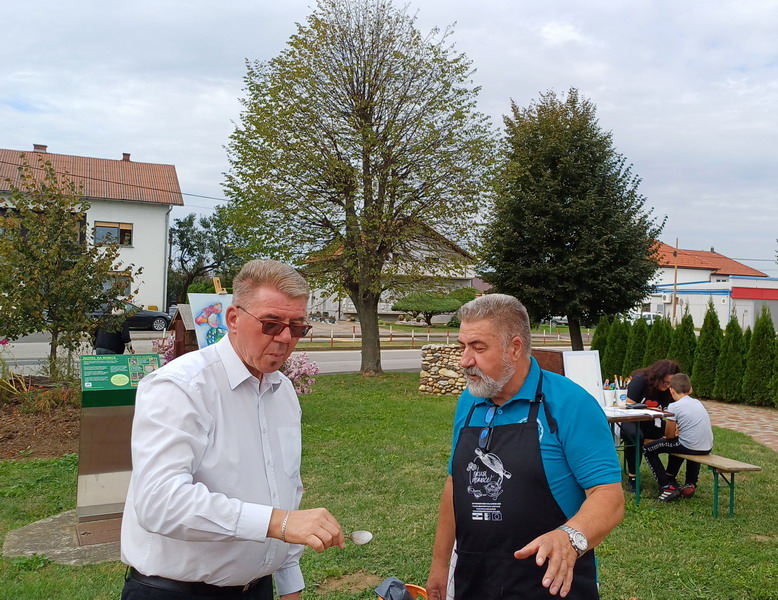 SVE BILO FINO 3. Eko kotlić na Trgu međimurske prirode okupio 13 ekipa