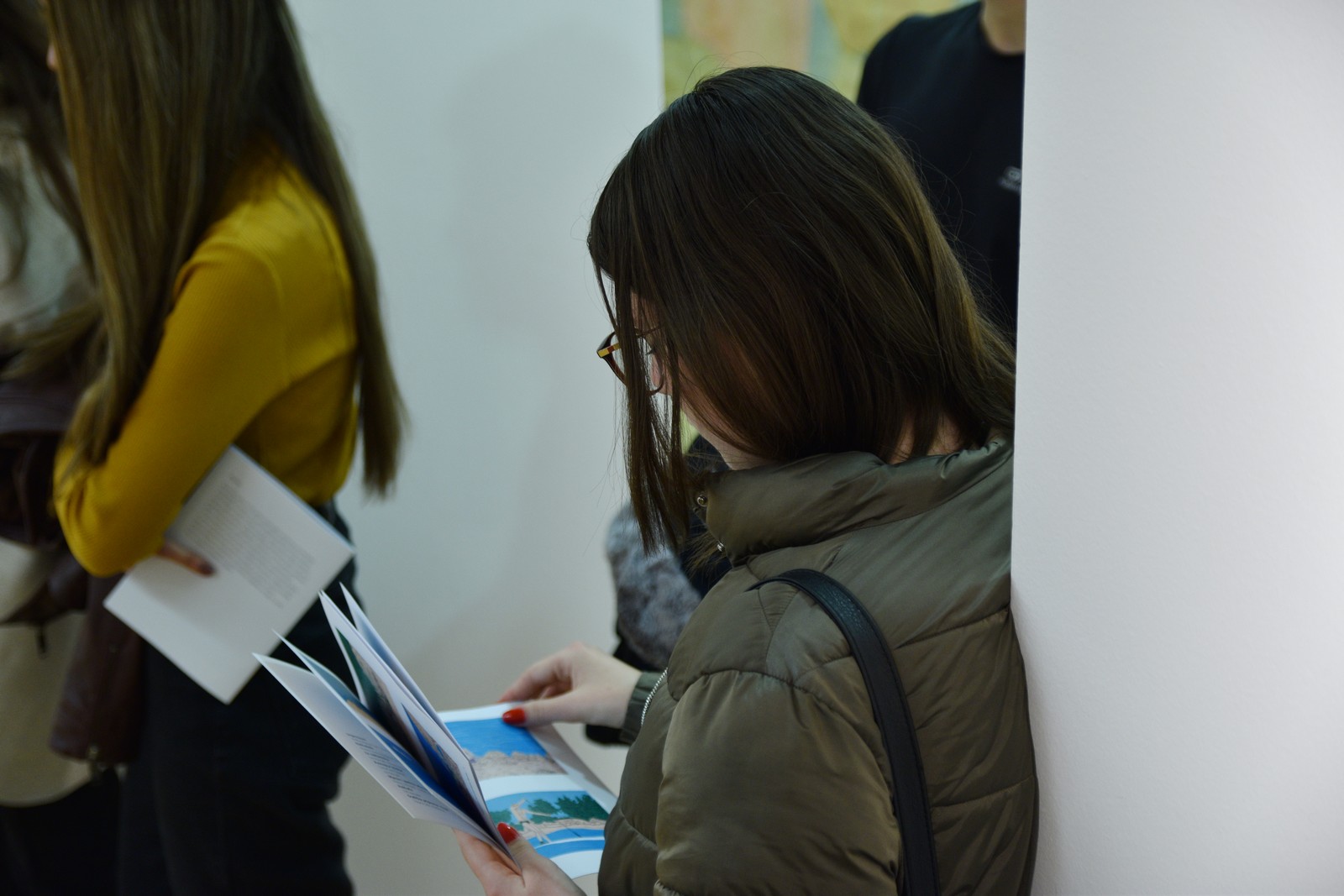 PRELOG Otvorena samostalna izložba ‘Godišnji’ akademske umjetnice Marine Ćorić