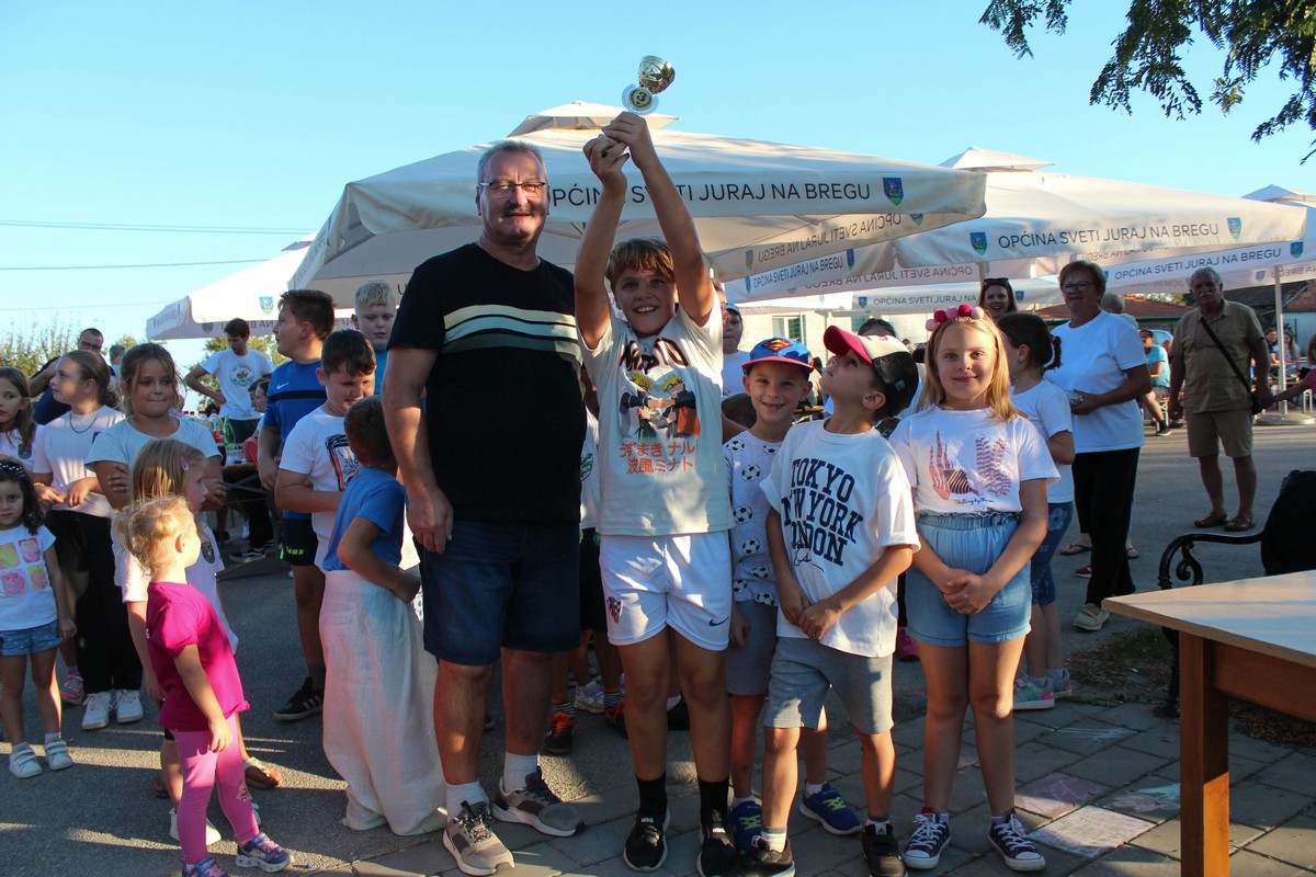 FOTO Veselje, zabava, igre i predstave na Danima sela Zasadbreg