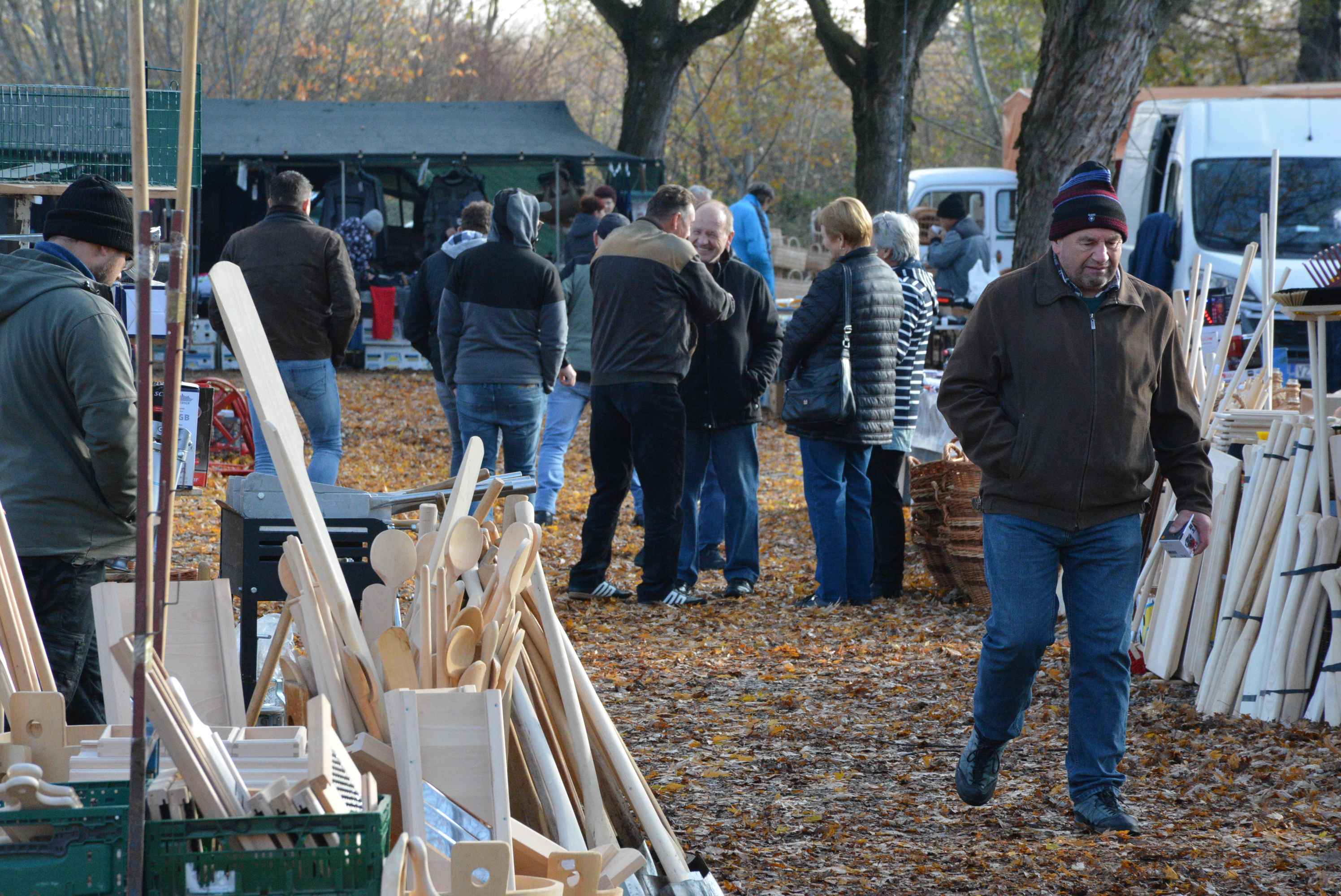FOTO Čakovečki sajam odolijeva zimskoj hladnoći – posjetitelji hrabro istraživali bogatu ponudu unatoč mrazu na automobilima